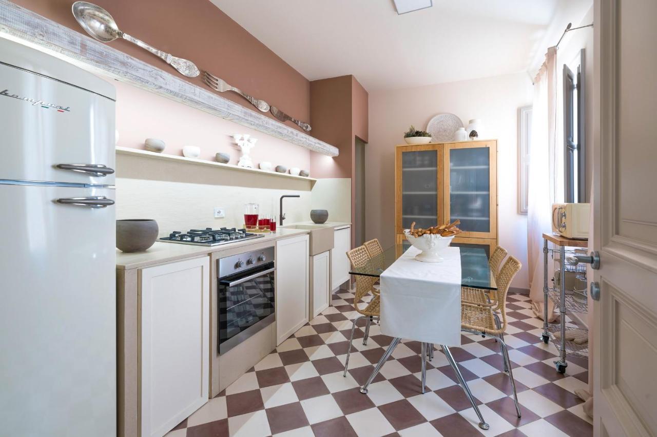 Ferienwohnung Dimora Al Duomo Trapani Exterior foto